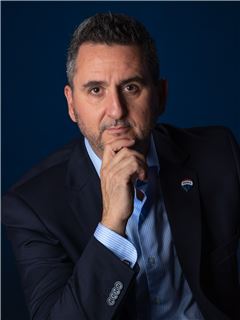 Eugenio Piña Mata - RE/MAX URBE