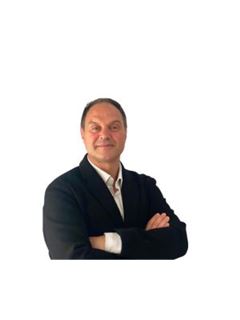 Hinrich Peters - RE/MAX GRUP DIRECT CENTRAL