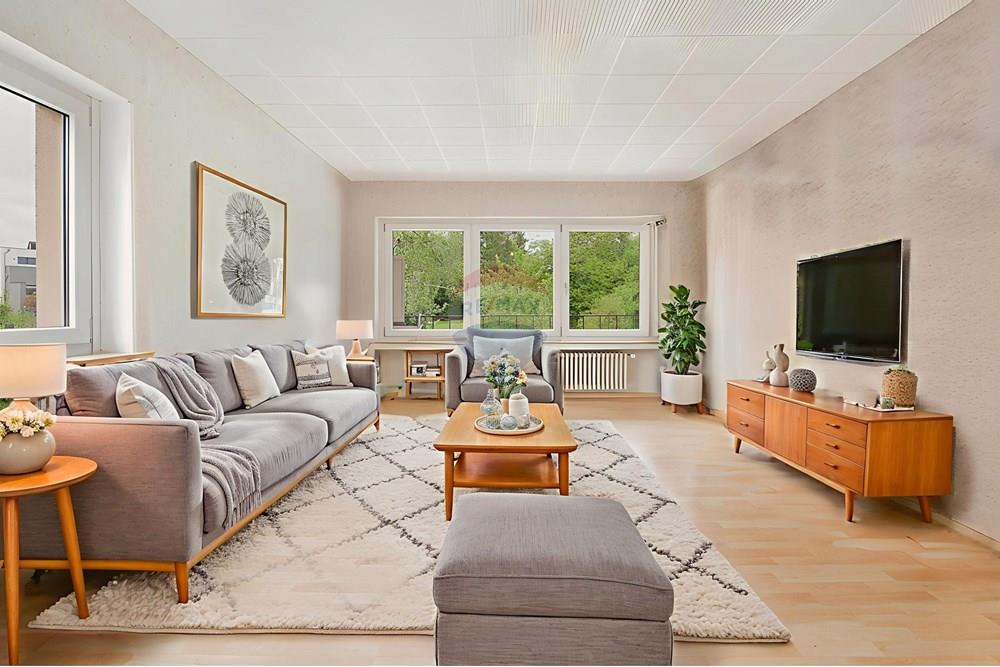 Detached house/villa - For Sale - Moutfort - 60-web-or-mls-P1474645 - Living Room - Scandinavian - 7.jpg - 280221040-13