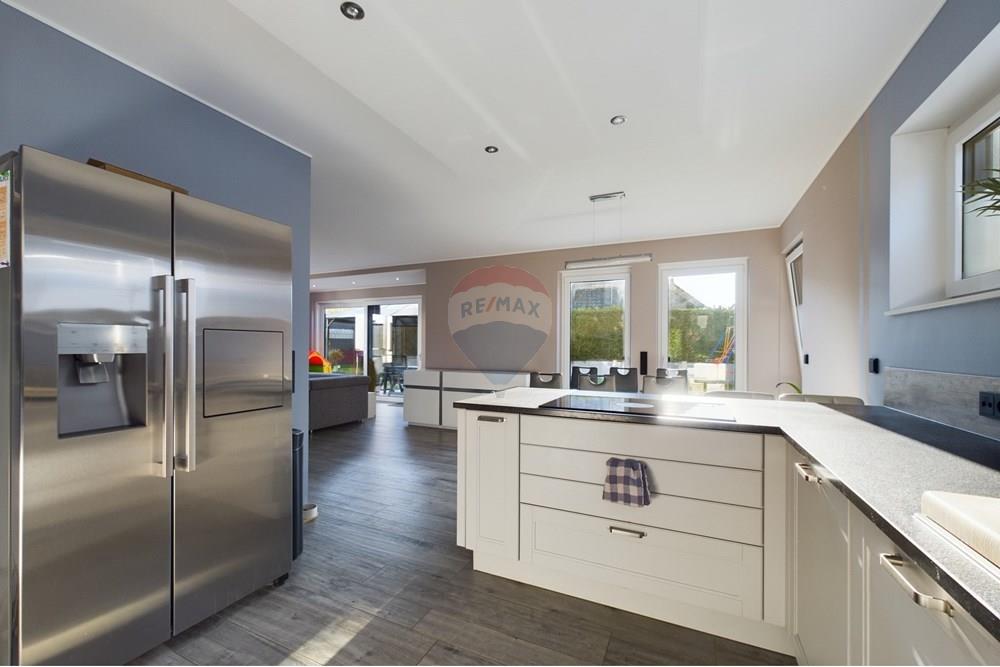 Rezidential - Case/Vile - zFOREIGN PROPERTIES - LU - CAM01380G0-PR0132-STILL013.jpg - 280191011-332