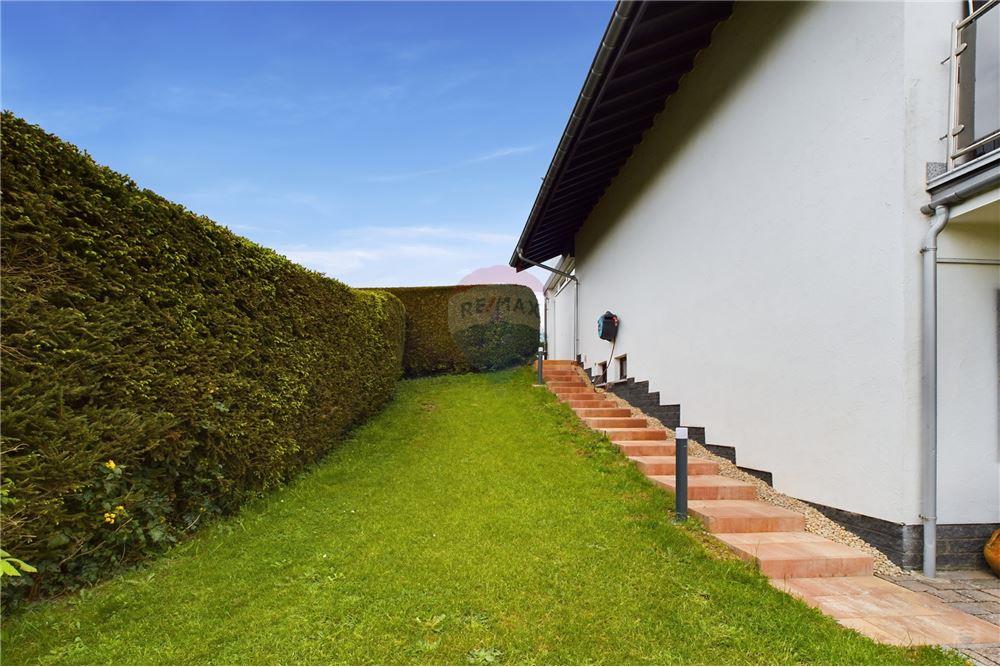 Maison - A vendre - Untereisenbach - RE/MAX Premium, vous propose cette belle demeure à vendre à Obereisenbach  - 280071126-31