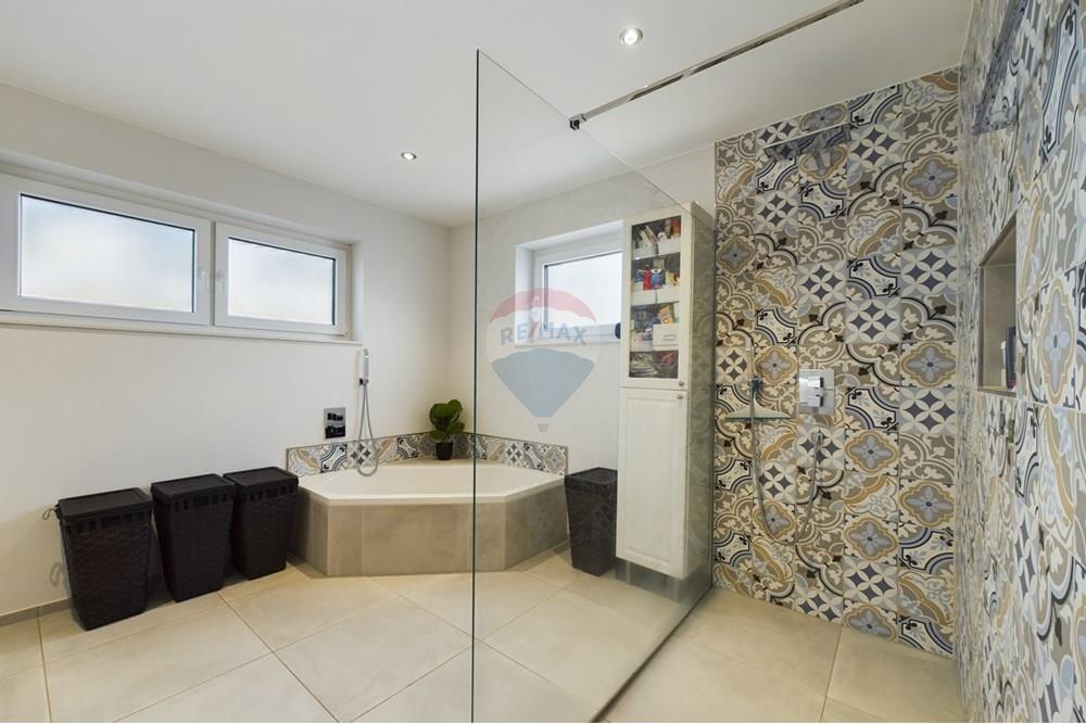 Rezidential - Case/Vile - zFOREIGN PROPERTIES - LU - CAM01380G0-PR0132-STILL019.jpg - 280191011-332