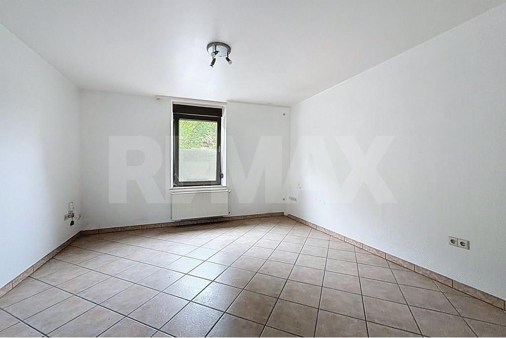 Whole apartment building - For Sale - Tétange - Chambre1-1.jpg - 280371001-39