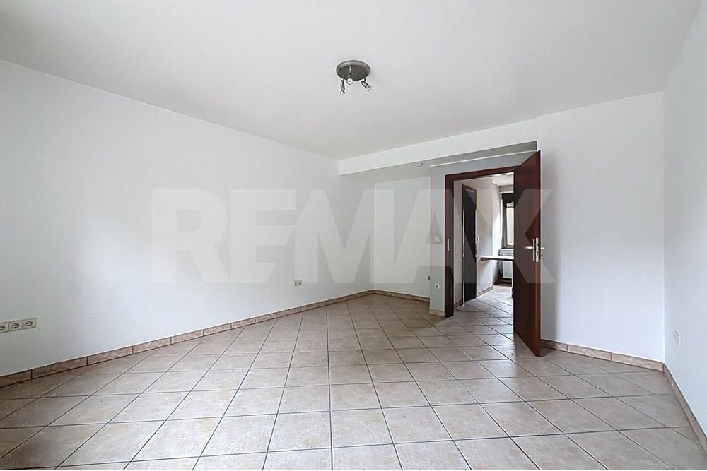 Whole apartment building - For Sale - Tétange - Chambre1-2.jpg - 280371001-39