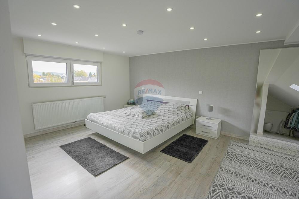 Maison - A vendre - Esch-Sur-Alzette - Photo 19-10-2025 03 06 36 (2).jpg - 280221046-10