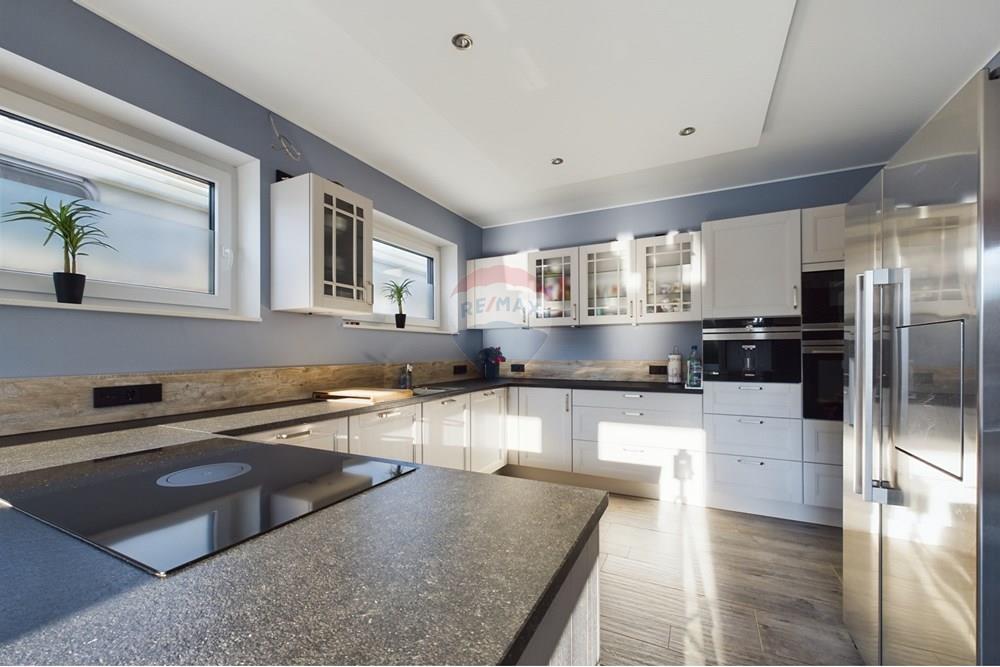 Rezidential - Case/Vile - zFOREIGN PROPERTIES - LU - CAM01380G0-PR0132-STILL011.jpg - 280191011-332