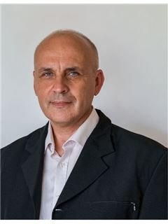 Jaroslav Demek - RE/MAX Magnum