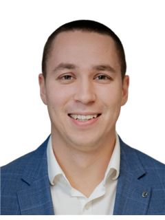 Aleksandr Usachev - RE/MAX Lekvi