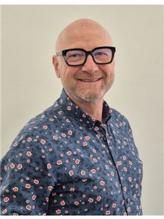 Petr Procházka - RE/MAX G8 Reality 2