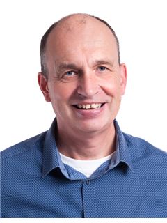 Petr Kostovič - RE/MAX G8 Reality 6