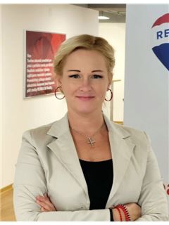 Lenka Malíková - RE/MAX G8 Reality 5