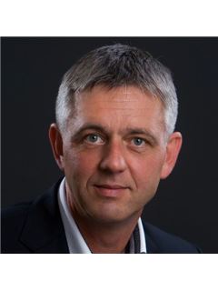 Martin Chadima - RE/MAX G8 Reality 5