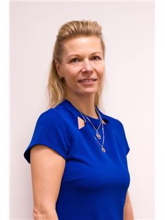 Marcela Malachtová - RE/MAX G8 Reality 5