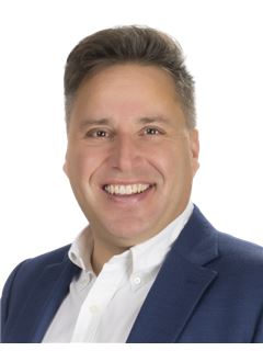 Petr Sobotka - RE/MAX G8 Reality 5