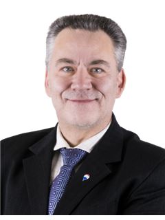 Kamil Hotovec - RE/MAX G8 Reality 6