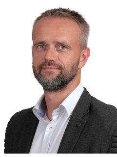 Miroslav Chadima - RE/MAX G8 Reality 2