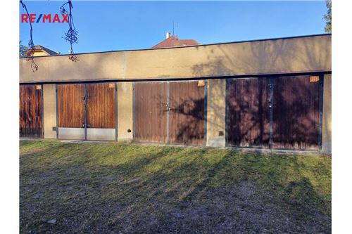 Commercial - Garage - Slaný, Stredocesky region - Czech Republic