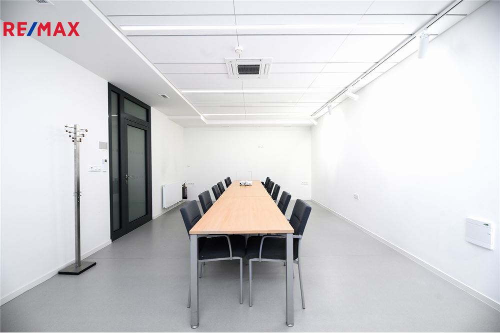 Commercial - Office Block - Mladá Boleslav, Stredocesky region - Czech Republic - 26 - 29288119-92