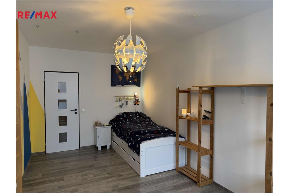 Prédio Habitacional - Apartamento - Praha 8, hl. m. Praha - Czech Republic - 5 - 29234043-6