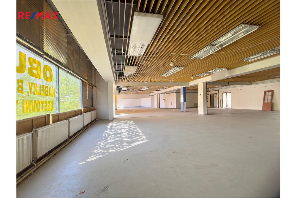 Komersyal - Pamilihang Mall - Rousínov, Jihomoravský kraj - Czech Republic - 1 - 29284093-23