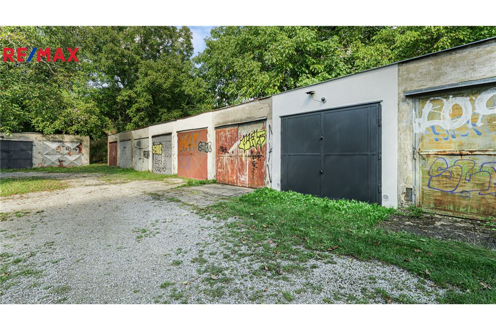 Commercieel - Garage - Praha 6, hl. m. Praha - Czech Republic - 4 - 29288172-6