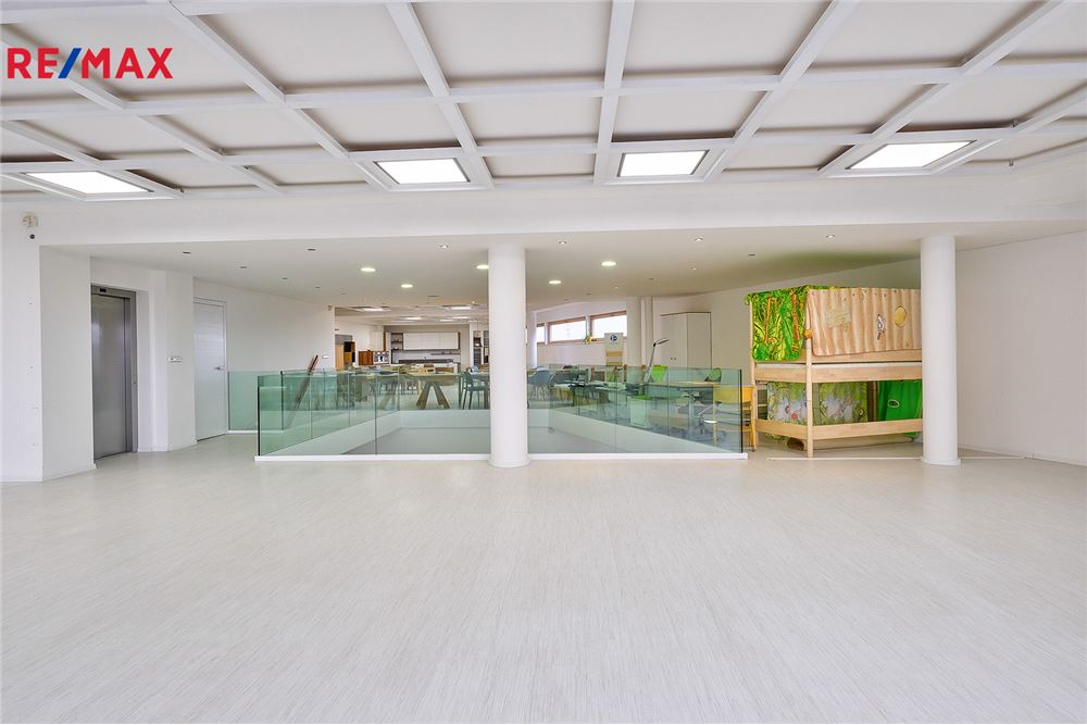 Commercial - Shopping Mall - Prague 5, City of Prague - Czech Republic - 4 - 29288151-4