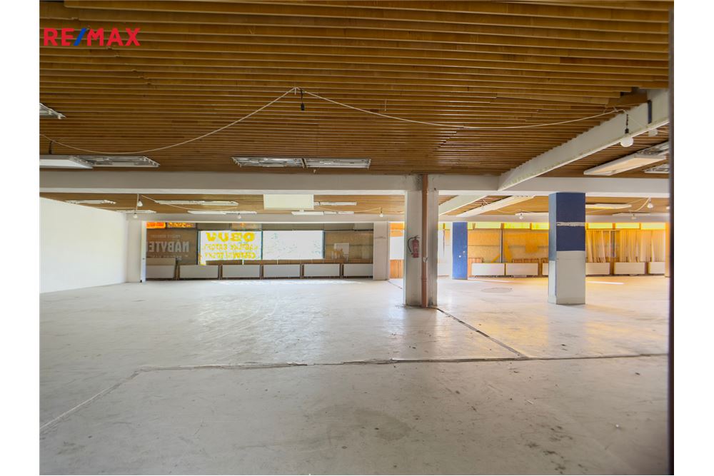 Komersyal - Pamilihang Mall - Rousínov, Jihomoravský kraj - Czech Republic - 5 - 29284093-23