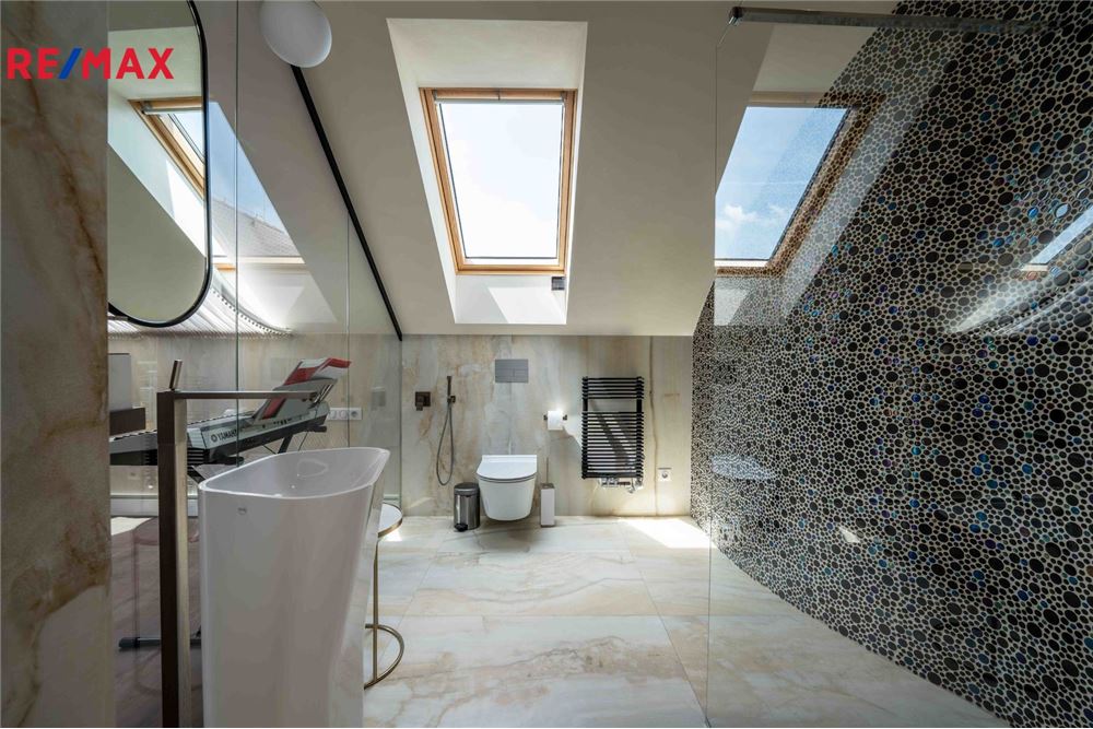 Residential - House - Jesenice, Stredocesky region - Czech Republic - 24 - 29288138-78