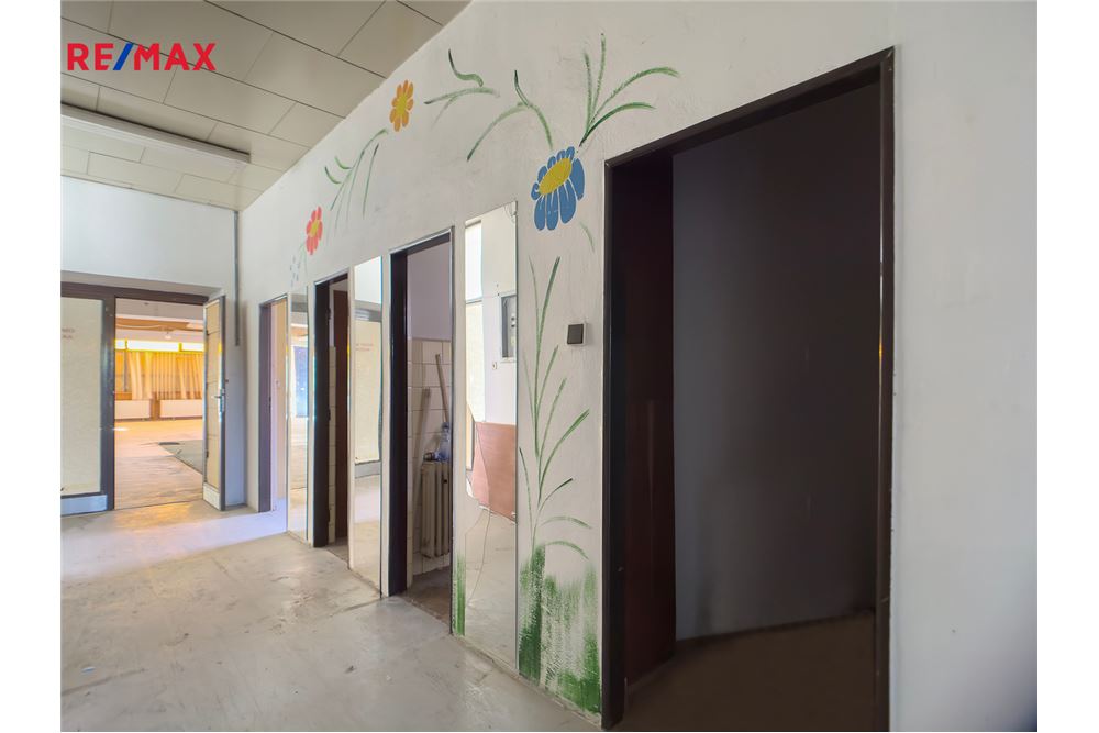 Komersyal - Pamilihang Mall - Rousínov, Jihomoravský kraj - Czech Republic - 14 - 29284093-23