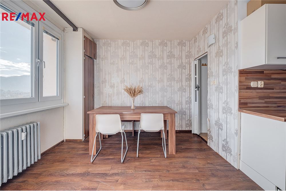 Residential - Condo/Apartment - Ústí nad Labem, Ústí nad Labem region - Czech Republic - 7 - 29288169-4
