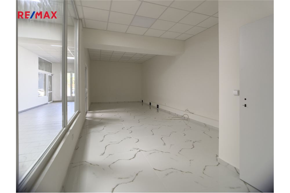 Affärsfastighet - Galleria - Rousínov, Jihomoravský kraj - Czech Republic - 1 - 29284093-29