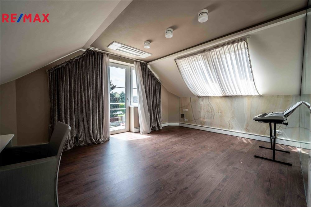 Residential - House - Jesenice, Stredocesky region - Czech Republic - 22 - 29288138-78