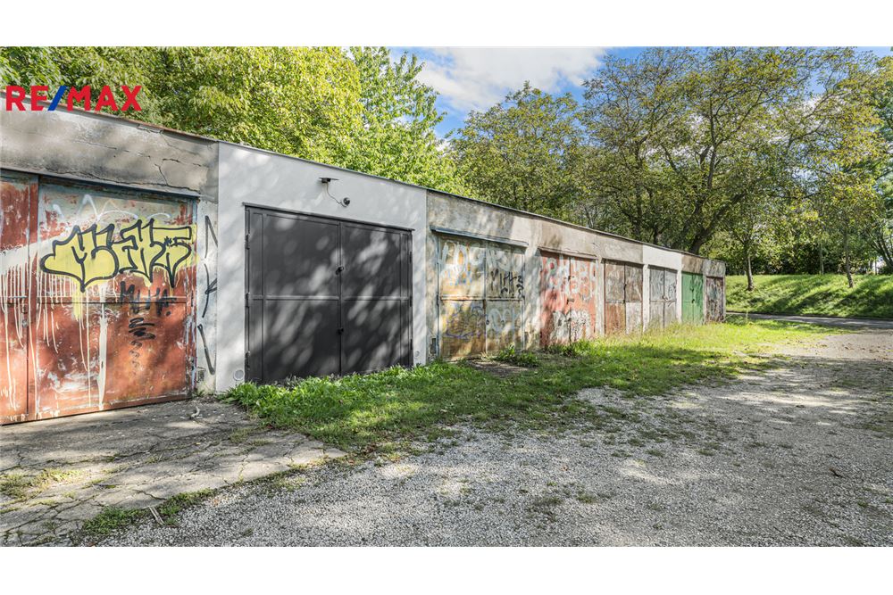 Commercieel - Garage - Praha 6, hl. m. Praha - Czech Republic - 5 - 29288172-6