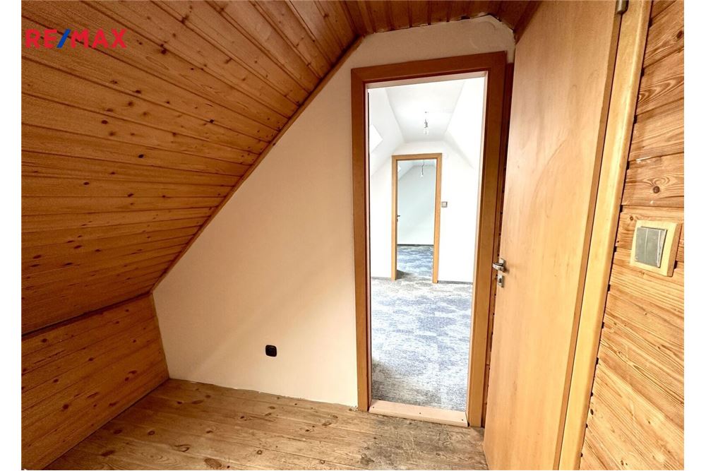 住宅 - 房子 - Praha 8, hl. m. Praha - Czech Republic - 9 - 29234019-810