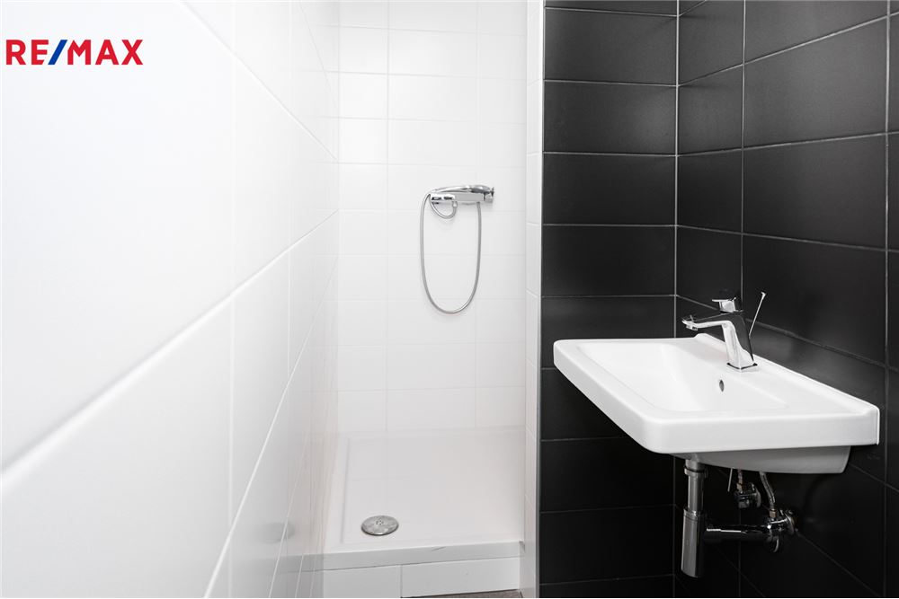 Commercial - Office Block - Mladá Boleslav, Stredocesky region - Czech Republic - 18 - 29288119-92