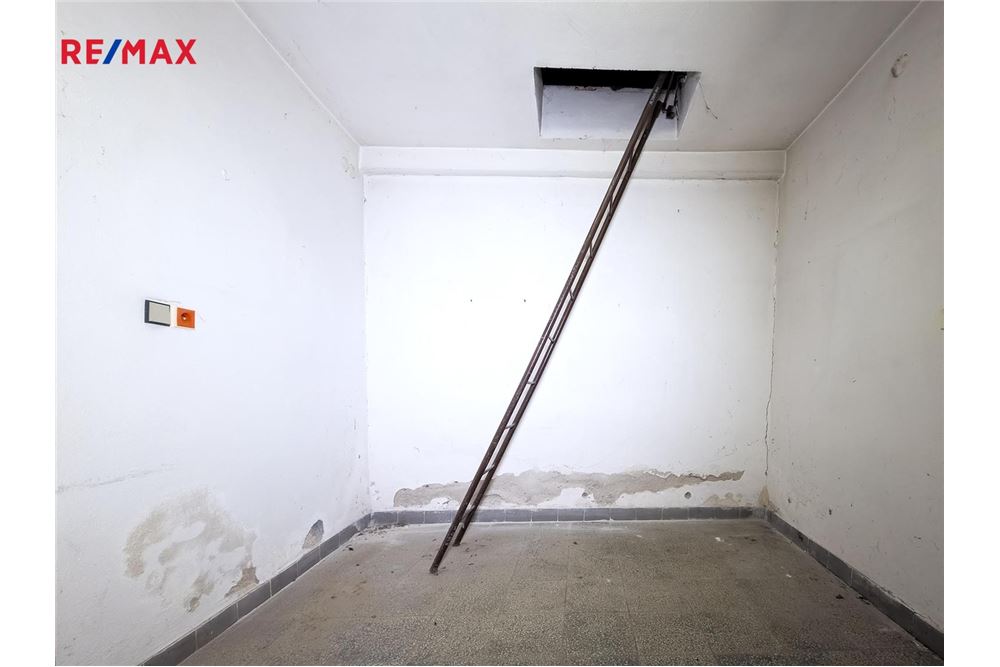 Commercial - Shopping Mall - Jaroměřice nad Rokytnou, Vysocina region - Czech Republic - 12 - 29229017-95