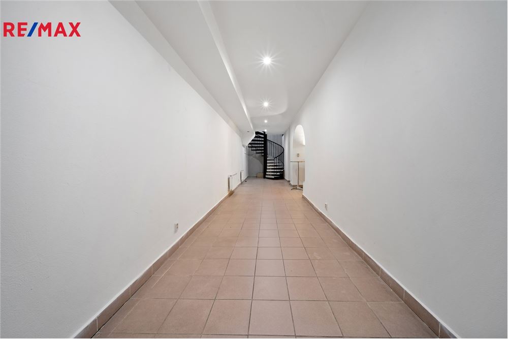 Komerciāli/Tirdzniecības - Lielveikals - Brno, Jihomoravský kraj - Czech Republic - 16 - 29247040-110