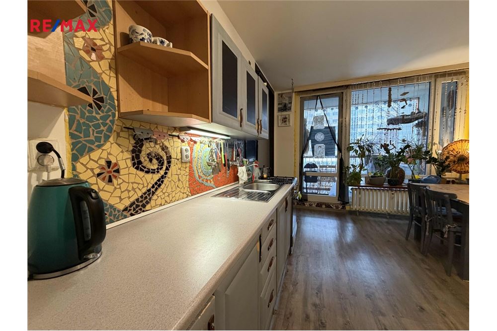 Prédio Habitacional - Apartamento - Praha 8, hl. m. Praha - Czech Republic - 17 - 29234043-6