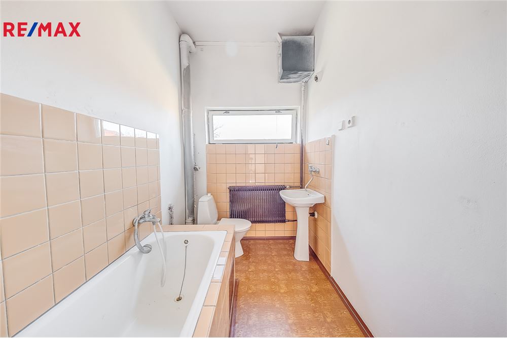 Residential - House - Okrouhlo, Stredocesky region - Czech Republic - 24 - 29288132-81