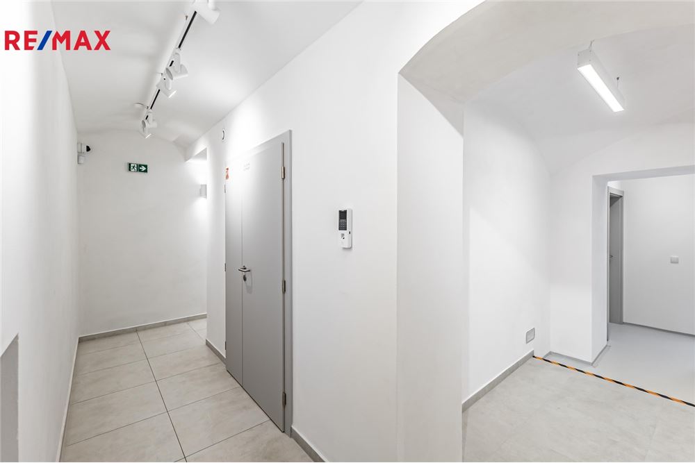 Commercial - Commercial/Retail - Prague 2, City of Prague - Czech Republic - 8 - 29288148-24