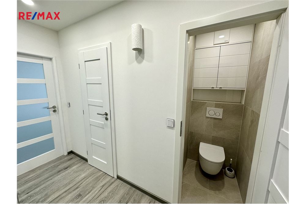 Résidentiel - Appartement - Praha 10, hl. m. Praha - Czech Republic - 17 - 29234019-800