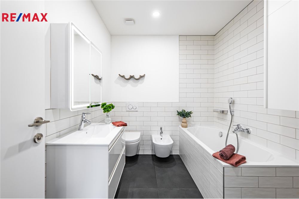 Residential - House - Dobřejovice, Stredocesky region - Czech Republic - 9 - 29288084-495