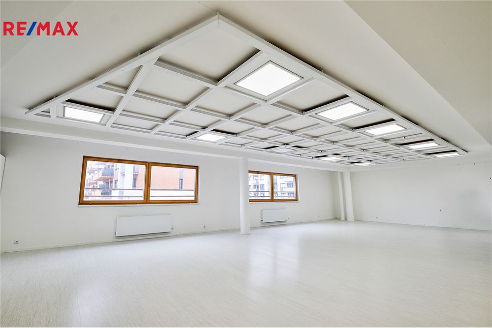 Commercial - Shopping Mall - Prague 5, City of Prague - Czech Republic - 1 - 29288151-4