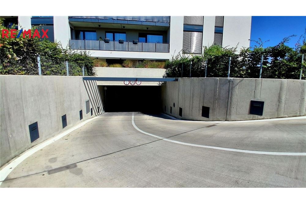 Commercial - Garage - Prague 10, City of Prague - Czech Republic - 4 - 29288172-7