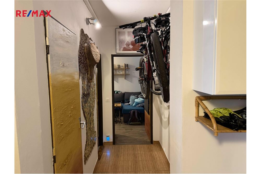 Prédio Habitacional - Apartamento - Praha 8, hl. m. Praha - Czech Republic - 10 - 29234043-6