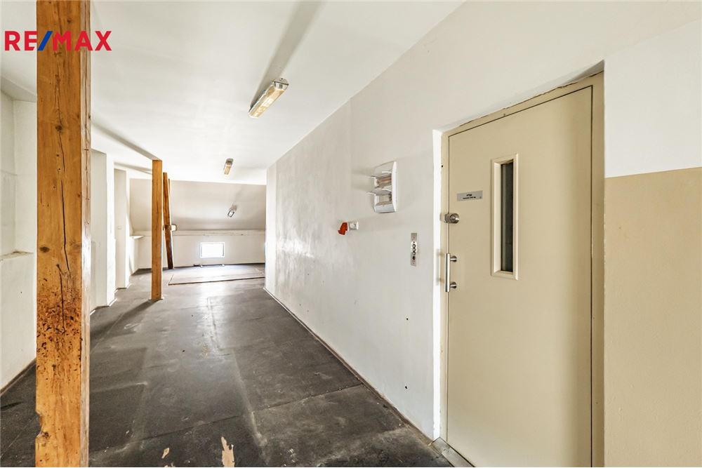 Commercial - Apartment Building - Jindřichův Hradec, Jihocesky region - Czech Republic - 12 - 29288067-74