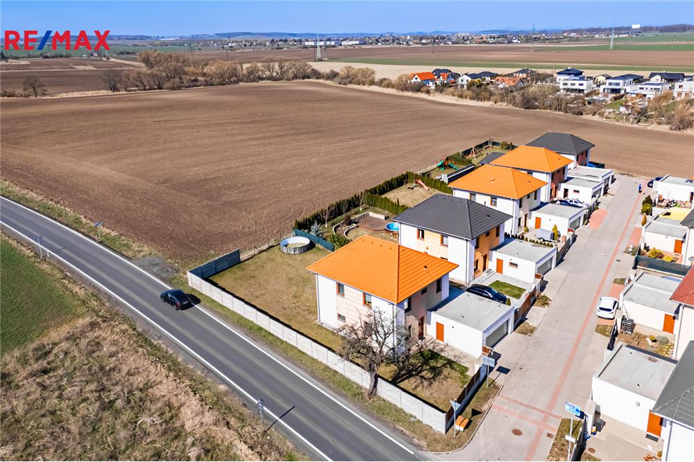 Residential - House - Veleň, Stredocesky region - Czech Republic - 27 - 29288064-124