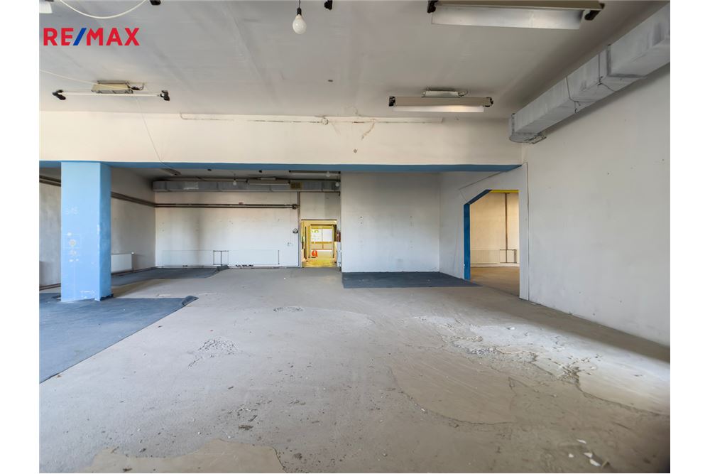 Komersyal - Pamilihang Mall - Rousínov, Jihomoravský kraj - Czech Republic - 10 - 29284093-23