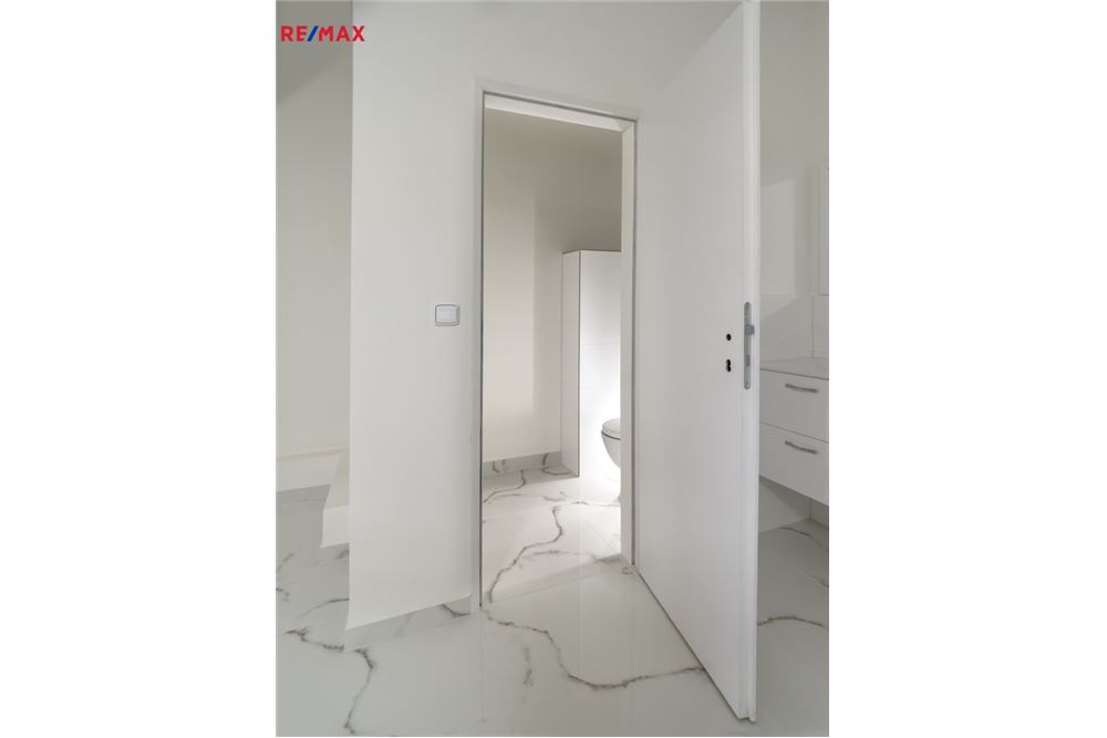 Affärsfastighet - Galleria - Rousínov, Jihomoravský kraj - Czech Republic - 2 - 29284093-29