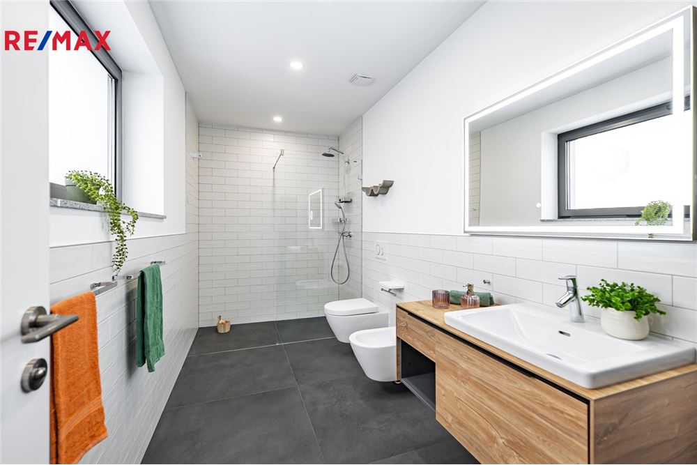 Residential - House - Dobřejovice, Stredocesky region - Czech Republic - 8 - 29288084-495